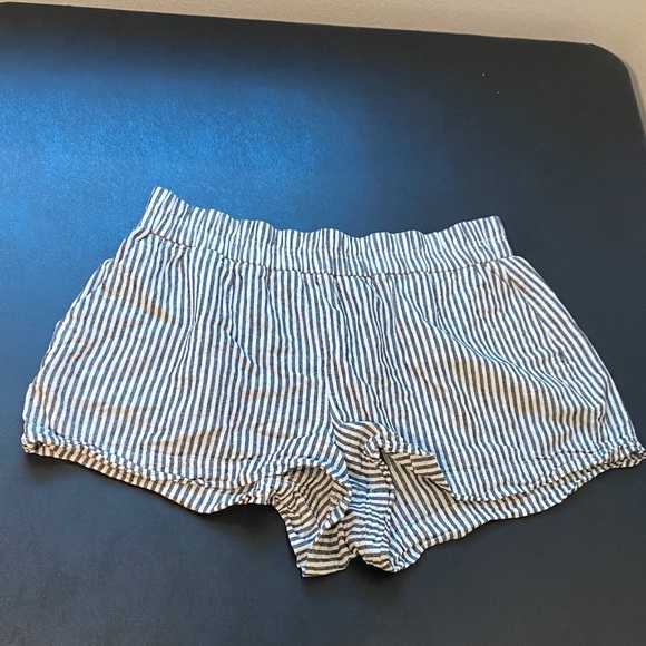 a new day Pants - Women’s Elastic Waist Linen Striped Black and White Shorts